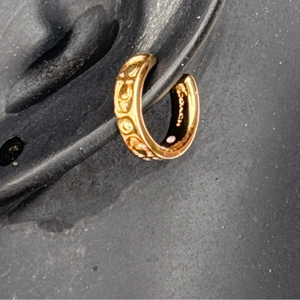 NWT Coach Signature Kissing Ear Cuff Gold